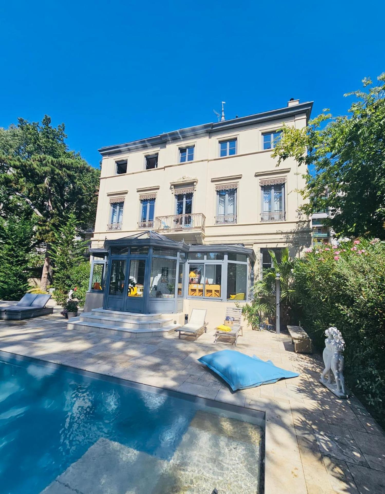 Chateau Grandclement Lyon Villeurbanne Niveau Rdc - Tresor Cache En Ville Avec Vue Piscine Et Parc فيليوربان المظهر الخارجي الصورة